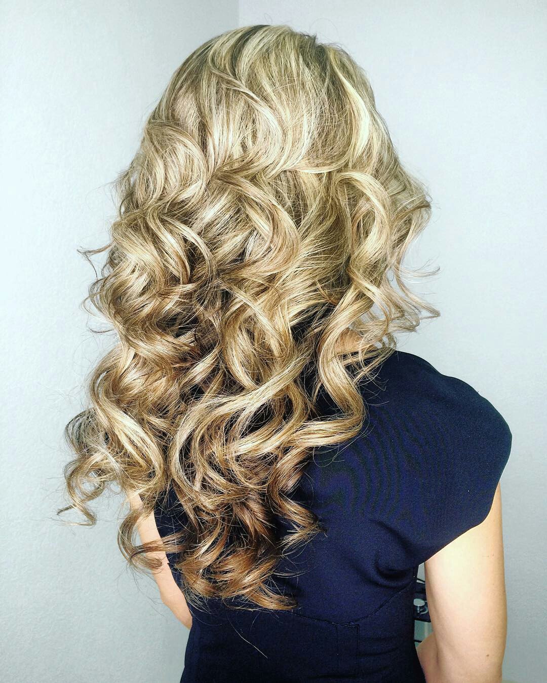 Bouncy loose curls ❤️ . . Party look hairstyle . . #reelsinstagram  #hairstylist #hairtutorial #hairstylist #curls #looseweight #loosecurls… |  Instagram