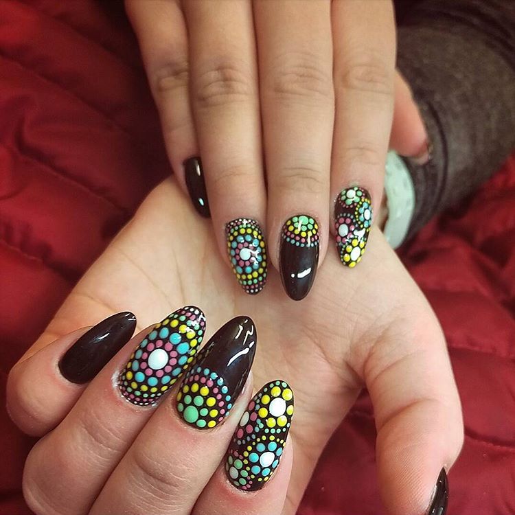 Super easy nail art design using only a dotting tool!