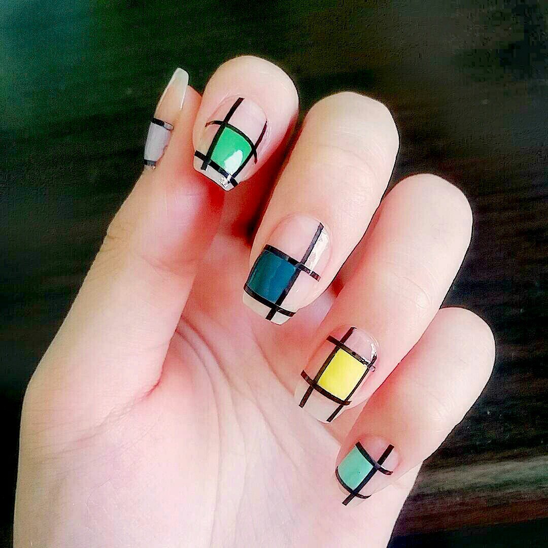 Multi Coloured Nails: New Trend and Best Designs | LadyLife