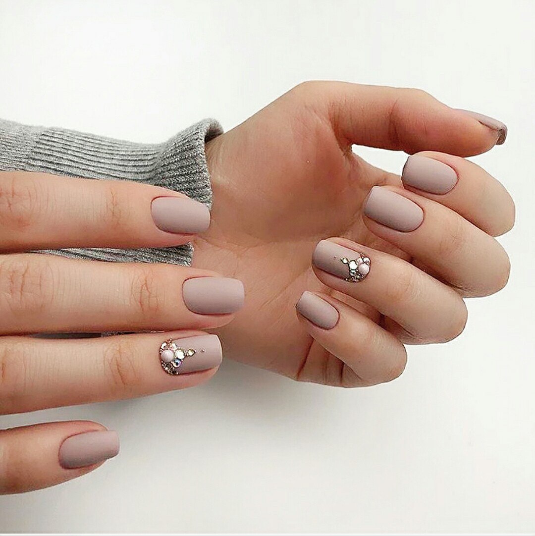 squoval acrylic nails