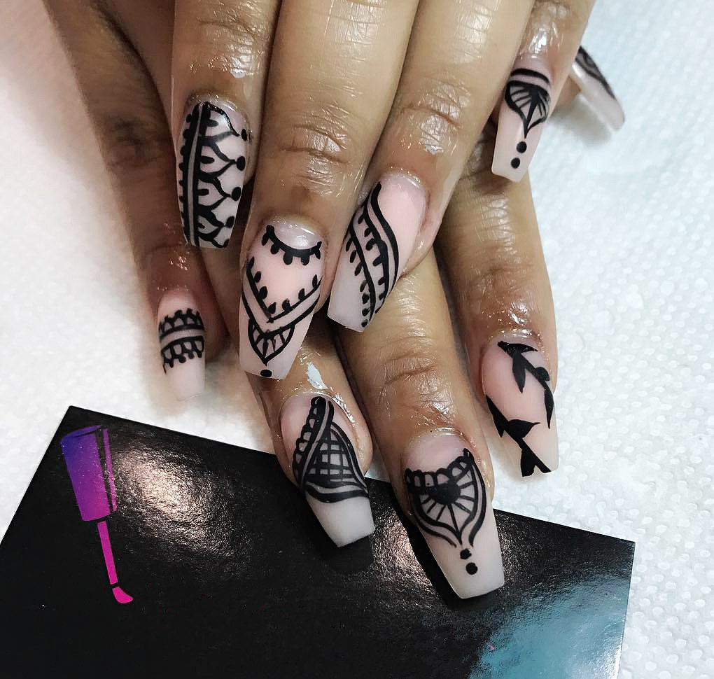 How To Apply Henna On Nails: Great Design With Tutorial - LadyLife