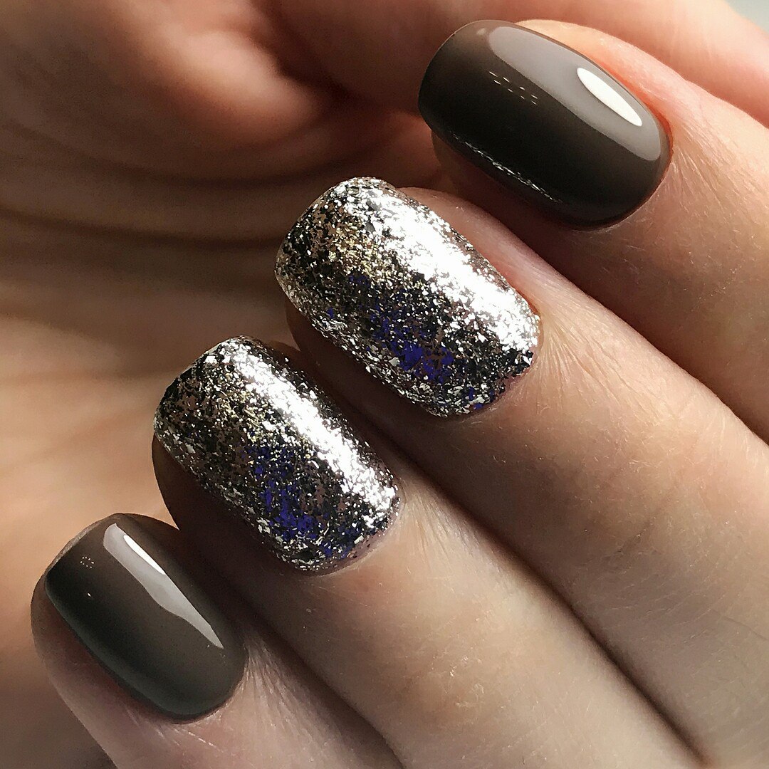 Nails New Year'S Colors - Sparkling Silver