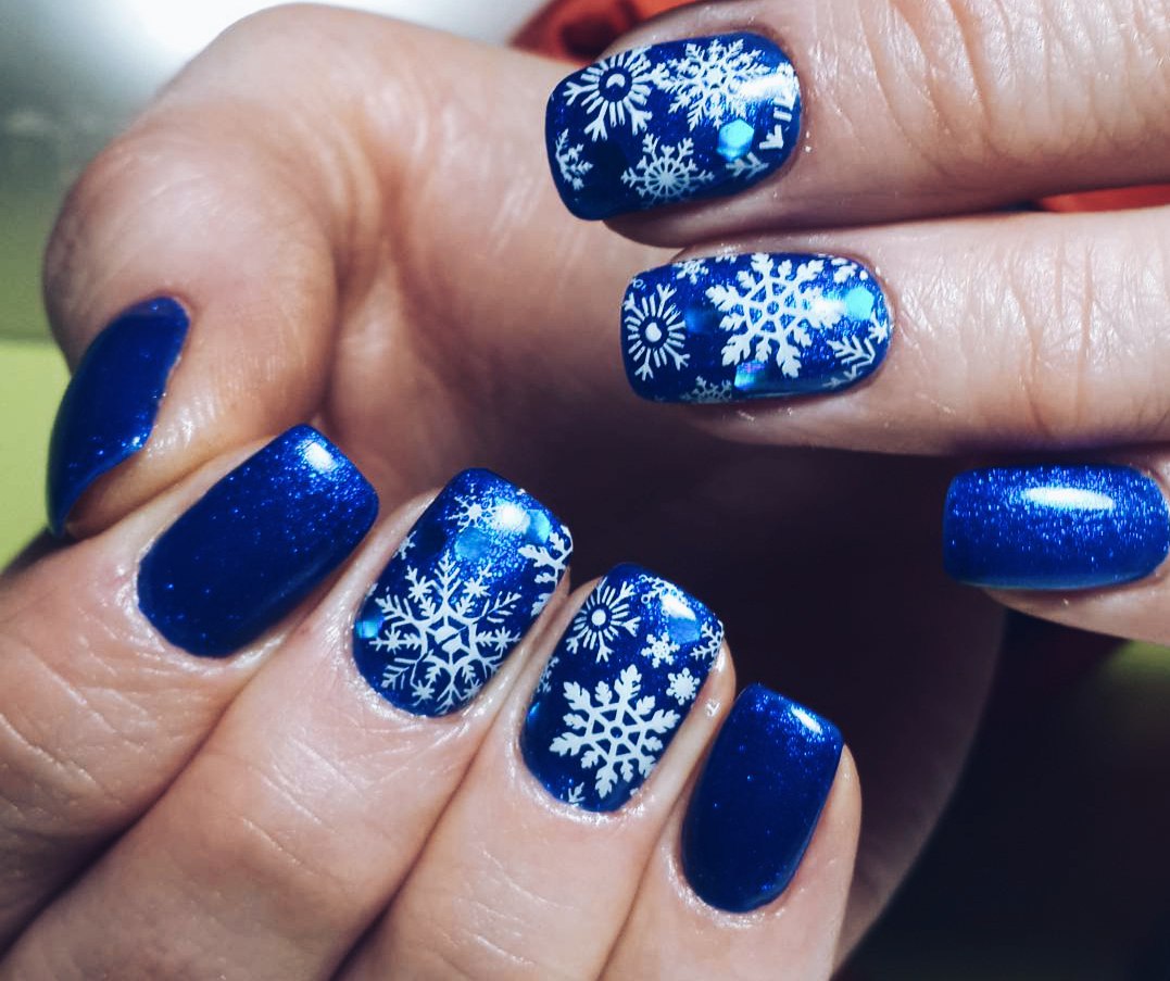 Snowflake Nail Art and Design: Easy Step-by-Step Tutorial | LadyLife