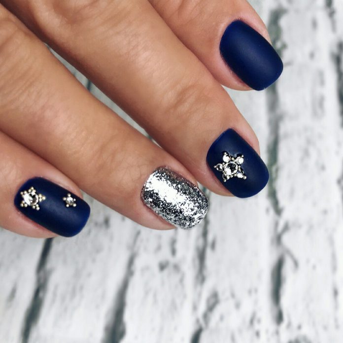 Snowflake Nail Art and Design: Easy Step-by-Step Tutorial - LadyLife