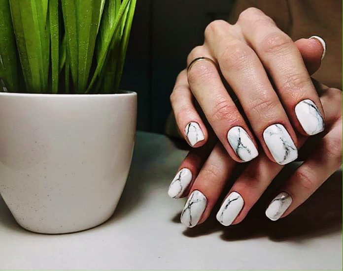 Winter Nail Designs 2022: Cute and Simple Nail Art For Winter - LadyLife