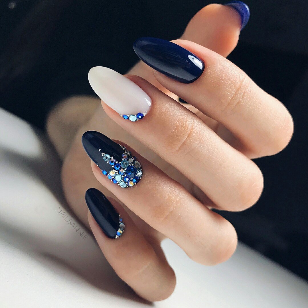Wintertime Nail Patterns 2022: Cute and Simple Nail Artwork For Wintertime | 3