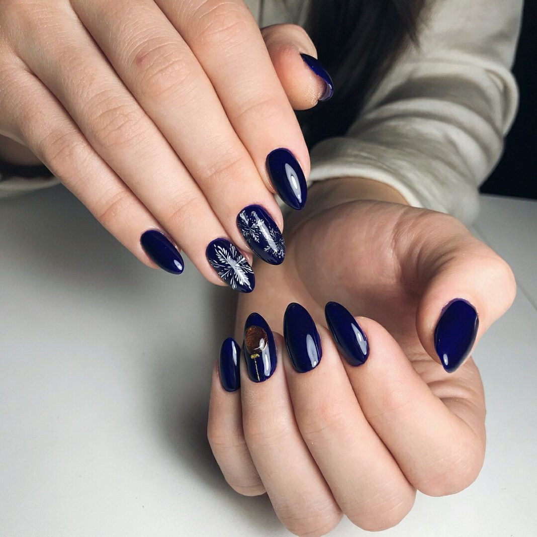 Snowflake Nail Art and Design: Easy Step-by-Step Tutorial - LadyLife