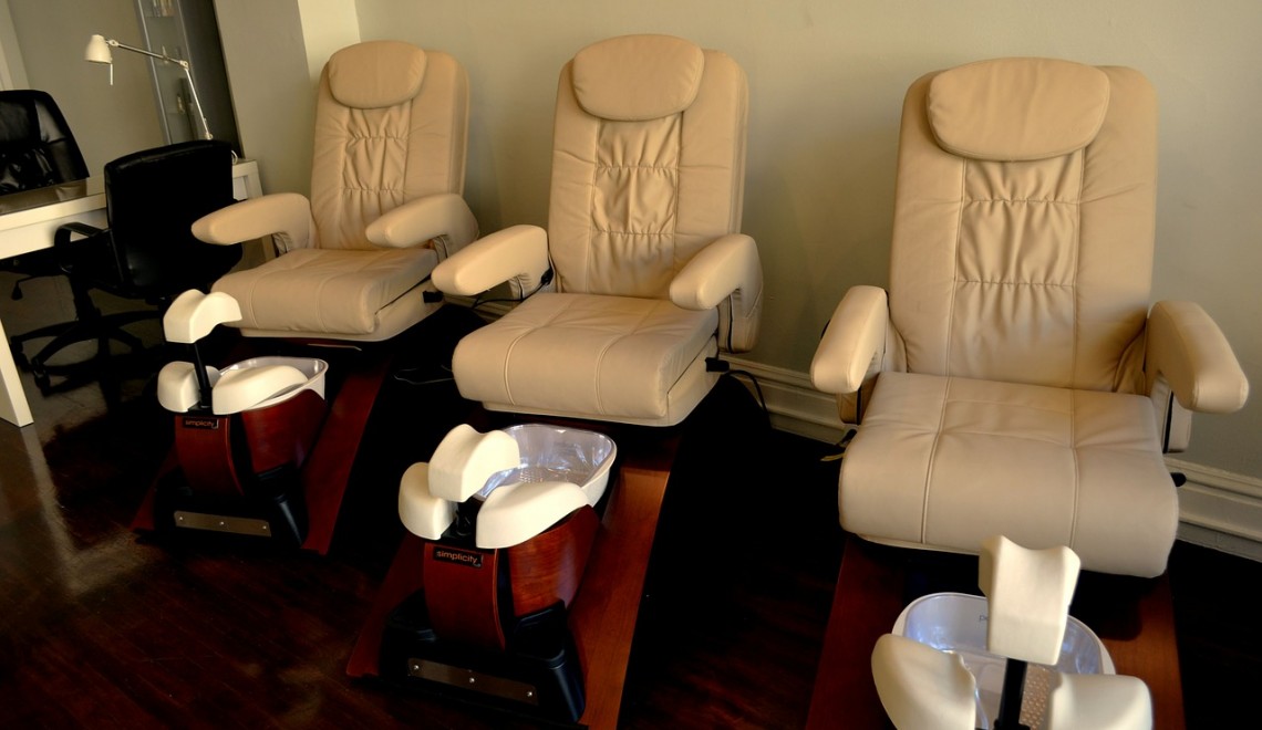 Finest Pedicure Chair 2022: Choose out the Finest Pedicure Spa Chair | 4 18