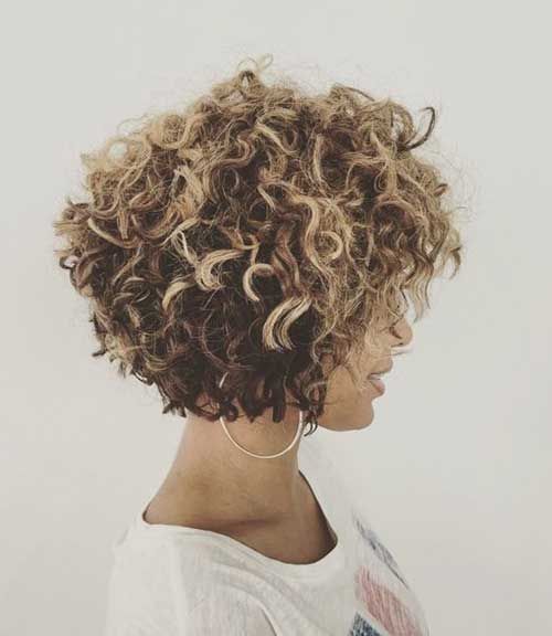Short Curly Hairstyles 2020: 10 Trendy Short Curly Haircuts - LadyLife