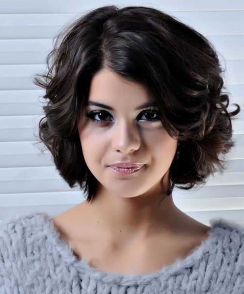 25 Best Haircuts For Round Faces : Middle Part Lob 1 - Fab Mood | Wedding  Colours, Wedding Themes, Wedding colour palettes