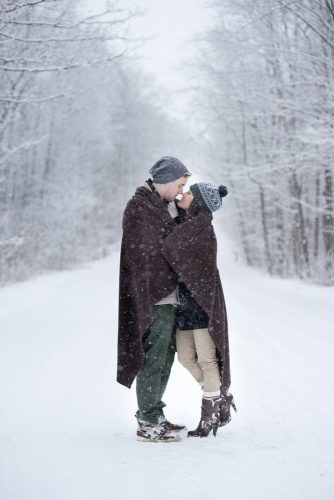 25 Romantic Winter Date Ideas to Try This Year