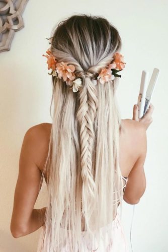 Beautiful and Easy Hairstyles for Homecoming picture 3