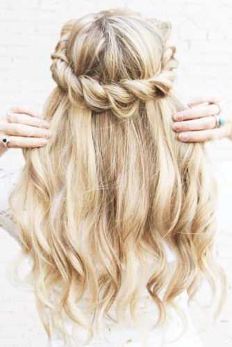 Beautiful and Easy Hairstyles for Homecoming picture 1