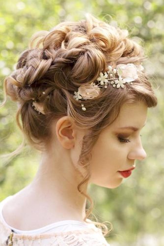 Hairstyles That Will Make You the Belle of the Ball picture5