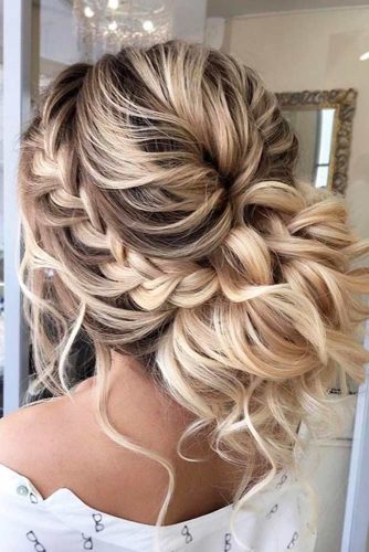 Nice Updos for Delicate Prom Look picture1