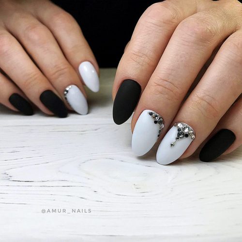 Trendy Designs With Combined Nail Colors Picture 3