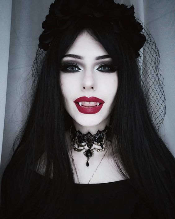 Pretty and Sexy Vampire Makeup Ideas for Your New Style - LadyLife
