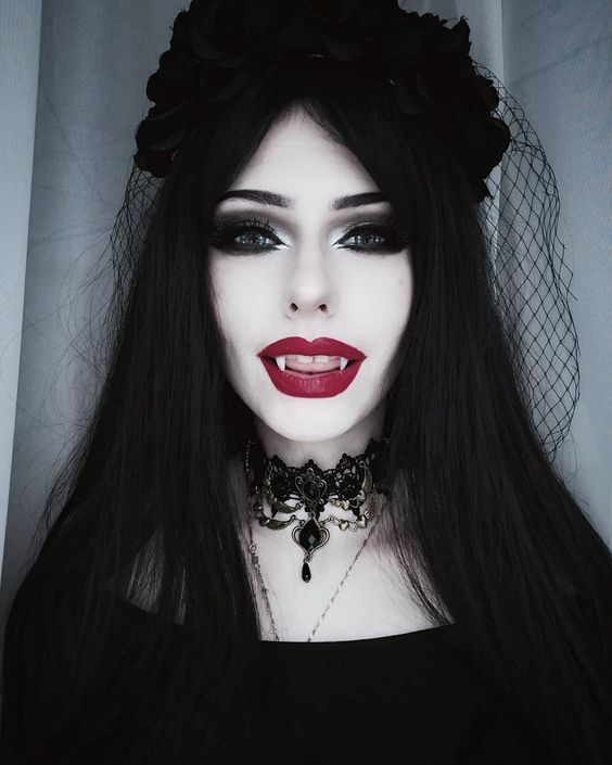 Pretty And Sexy Vampire Makeup Ideas For Your New Style Ladylife