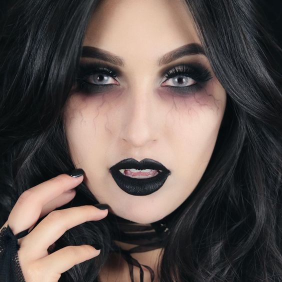 Pretty And Sexy Vampire Makeup Ideas For Your New Style Ladylife