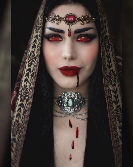 Pretty and Sexy Vampire Makeup Ideas for Your New Style - LadyLife