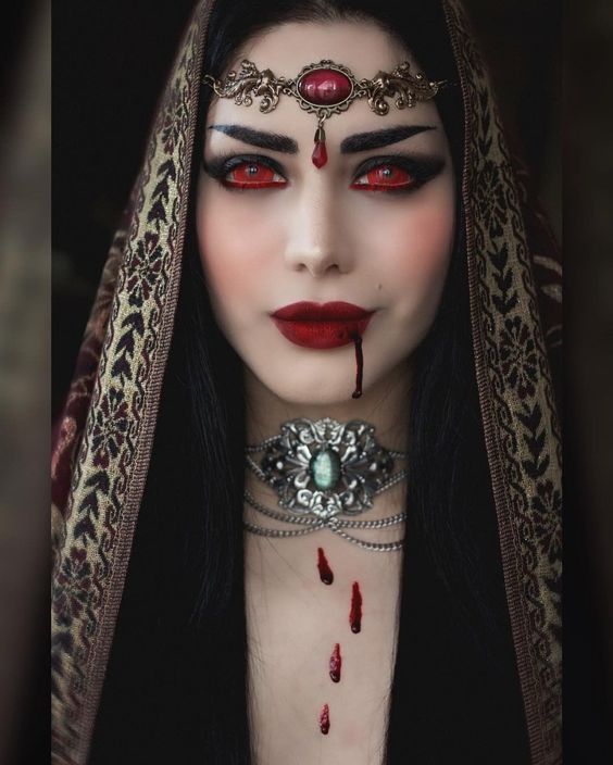 Pretty And Sexy Vampire Makeup Ideas For Your New Style Ladylife