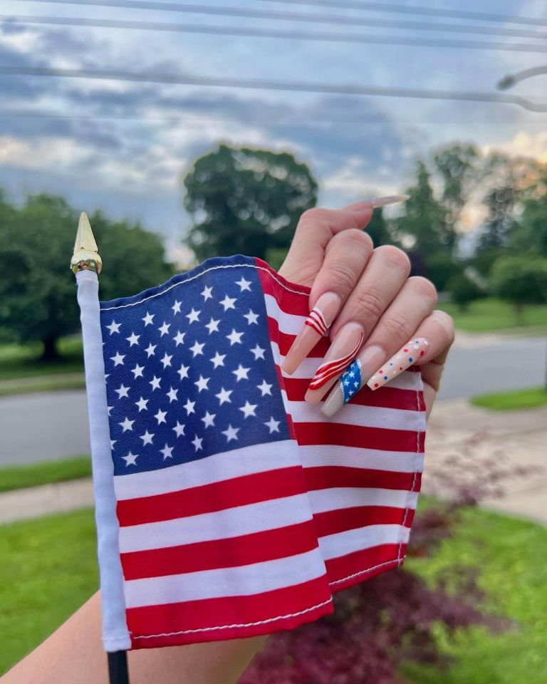4th of July Nails 2023: 50+ American Flag Nail Designs Ideas - LadyLife