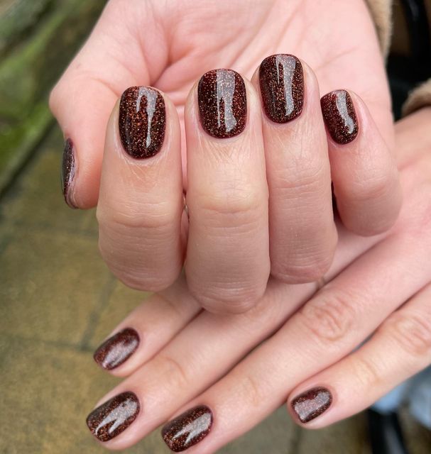 Hot Chocolate Nails Are the Perfect Neutral Mani Trending for Winter