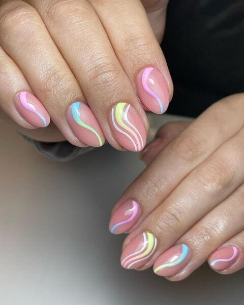 Abstract Swirl Nails