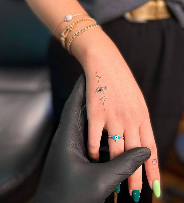 hand tattoos for women