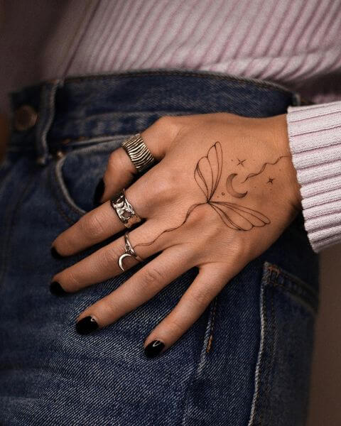 hand tattoos for women