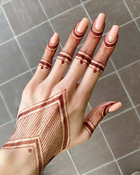 Mehndi Finger Tattoos