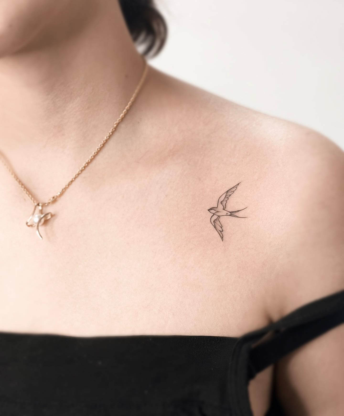 Tiny Tattoos For Collarbone