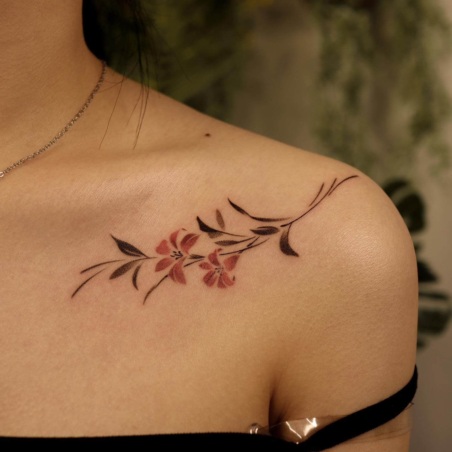 Collarbone Tattoos Flowers