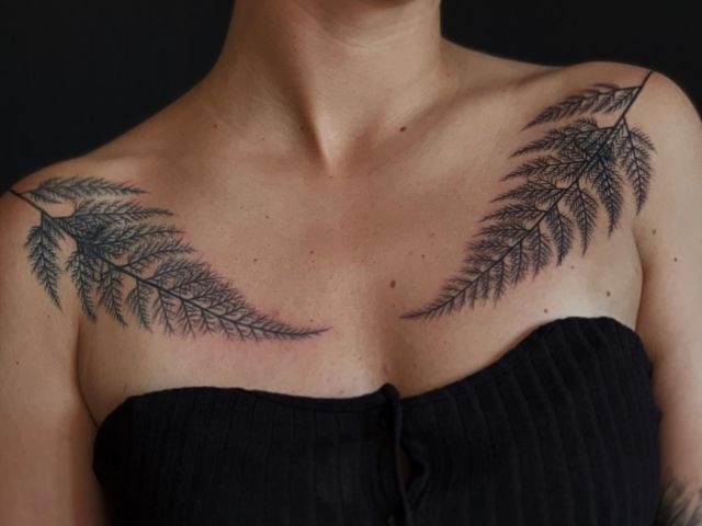 collarbone tattoos for women